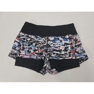Lululemon Break Free Shorts 2.5” Culture Clash Multi Black Size 6 Womens